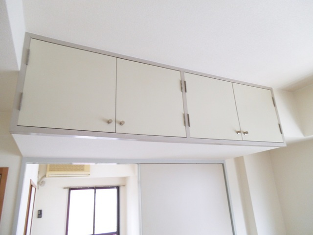 カーサフィオーレの収納|LDK上部に収納設備完備されております☆