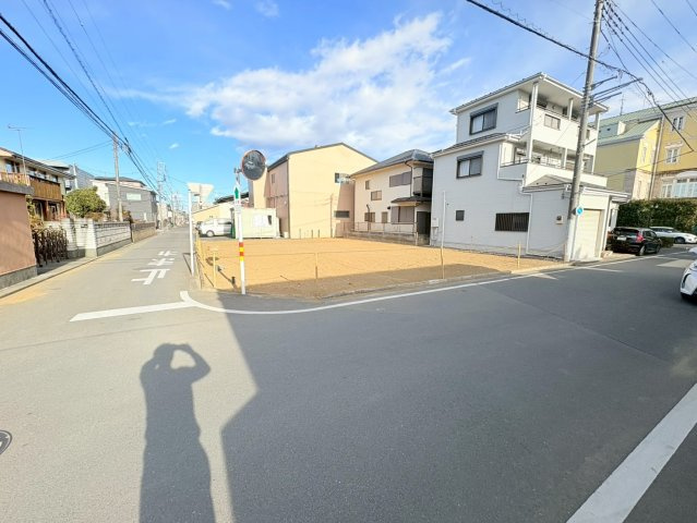 川越市広栄町　建築条件なし売地　「川越駅」徒歩18分　敷地40坪　【大塚小学区】の前面道路含む現地写真
