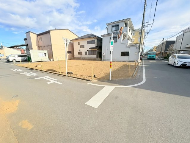 川越市広栄町　建築条件なし売地　「川越駅」徒歩18分　敷地40坪　【大塚小学区】の前面道路含む現地写真