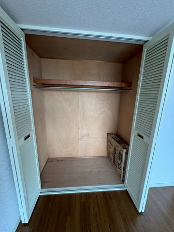 ランドマーク宝塚の居間・リビング