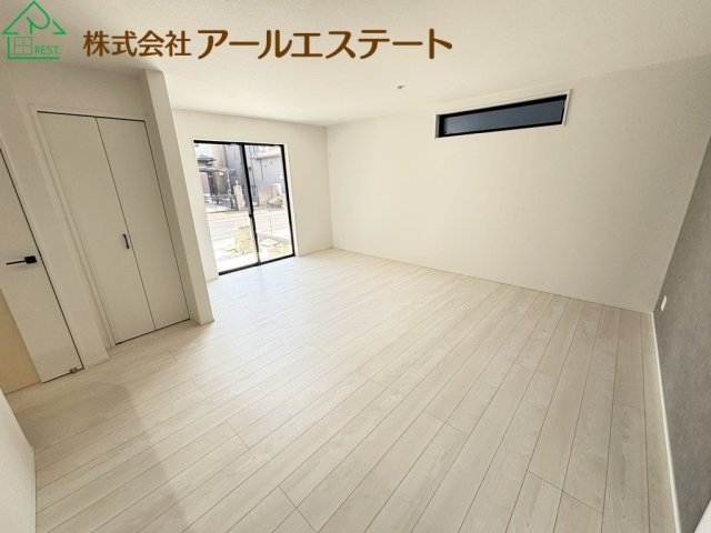 加古川市加古川町本町2期　JR「加古川駅」徒歩14分の居間・リビング