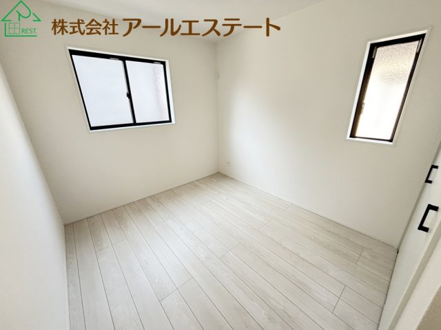 加古川市加古川町本町2期　JR「加古川駅」徒歩14分の洋室