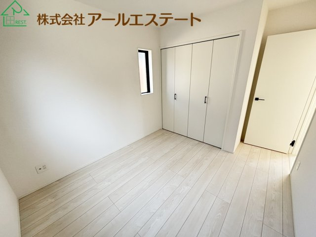 加古川市加古川町本町2期　JR「加古川駅」徒歩14分の洋室