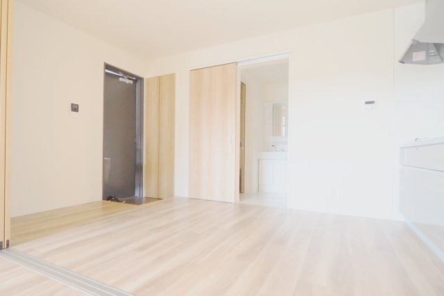 est 上安の居間・リビング