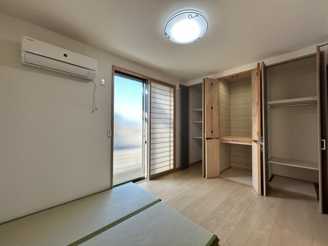 西条市樋之口382-13　中古住宅の洋室