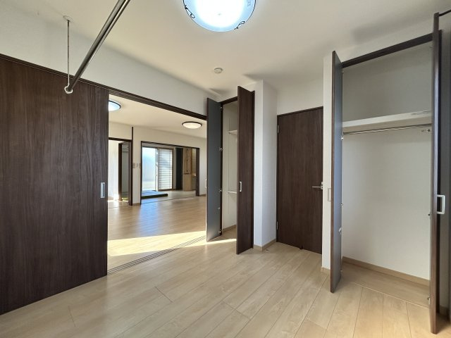 西条市樋之口382-13　中古住宅の洋室