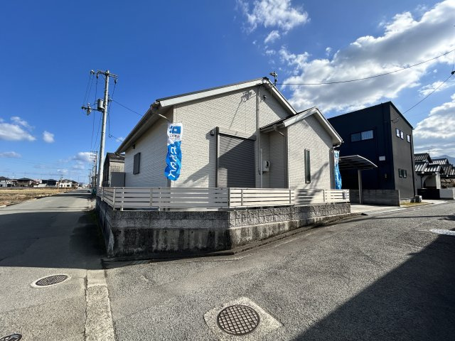 西条市樋之口382-13　中古住宅の外観