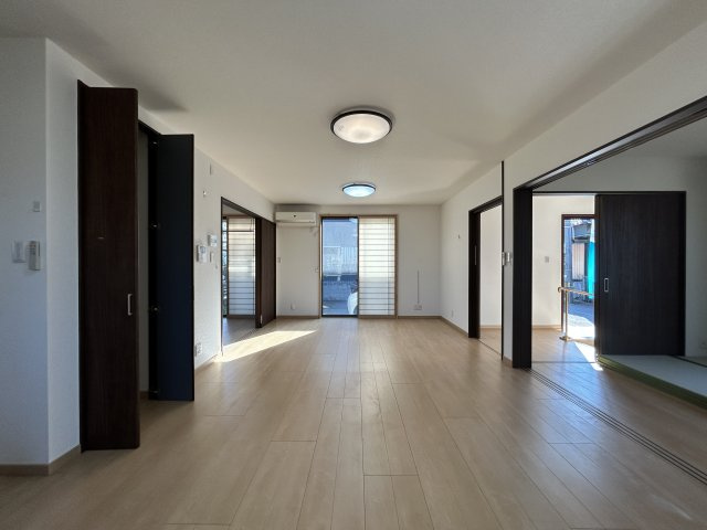 西条市樋之口382-13　中古住宅の居間・リビング