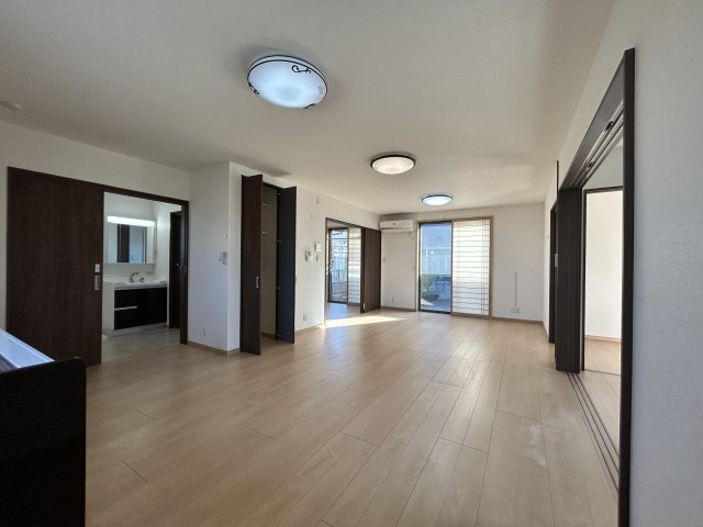 西条市樋之口382-13　中古住宅の居間・リビング