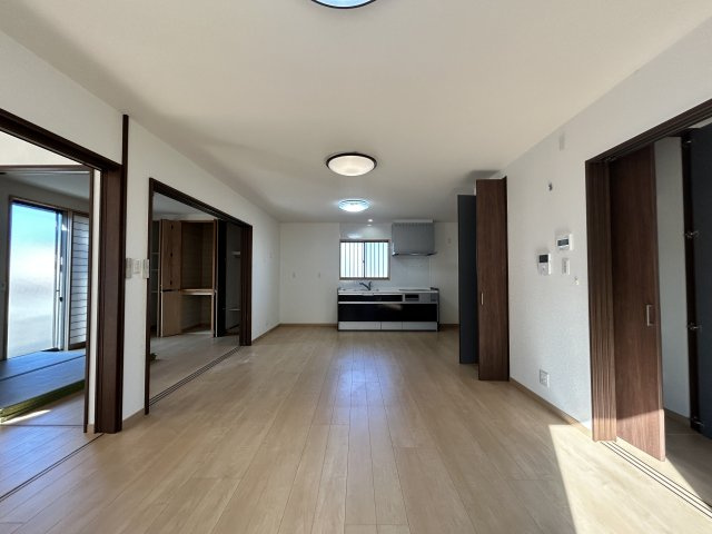 西条市樋之口382-13　中古住宅の居間・リビング