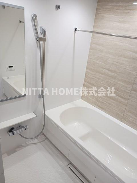 ガーデン・アイリスⅡの浴室|広々１坪タイプのバスルームです♪