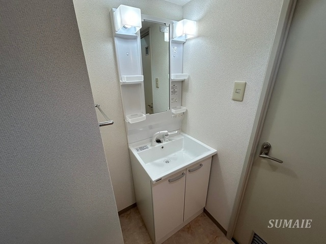 カーサフィオーレの洗面所|独立洗面台完備☆