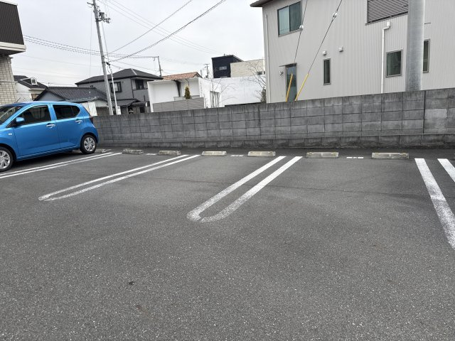 アクタス五軒屋の駐車場