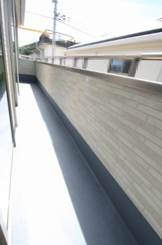 介良乙　新築戸建　2号棟【太陽光発電システム】（全3区画）　のバルコニー|2F　南西の部屋　6.5帖
