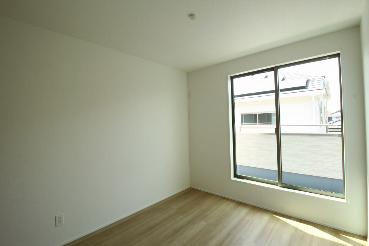 介良乙　新築戸建　2号棟【太陽光発電システム】（全3区画）　の洋室|2F　南の部屋　5.25帖