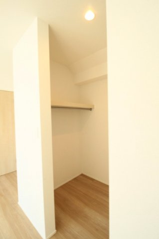 介良乙　新築戸建　2号棟【太陽光発電システム】（全3区画）　の収納|2F　南東の部屋　7.37帖
