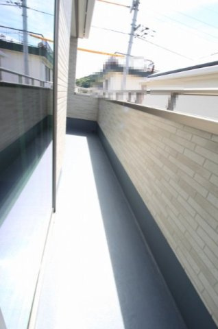 介良乙　新築戸建　2号棟【太陽光発電システム】（全3区画）　のバルコニー|2F　南の部屋　5.25帖