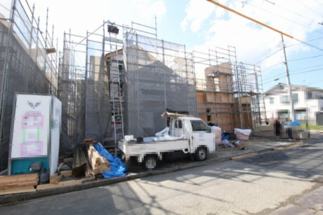 介良乙　新築戸建　2号棟【太陽光発電システム】（全3区画）　の外観|建築中　2号棟　土地面積　134.24㎡　（約40.60坪）