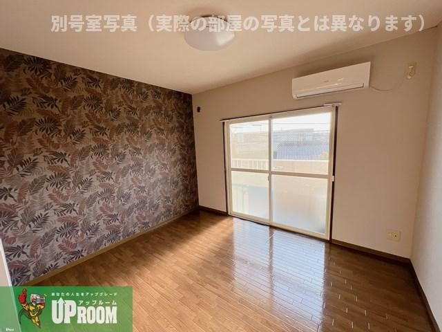 クレール参番館の居間・リビング