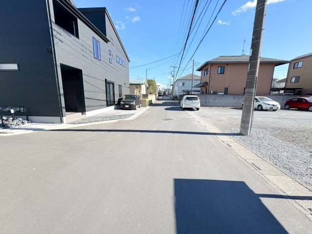 川越市神明町　建築条件付き売地　「本川越駅」徒歩24分　敷地34坪　【川越小学区】の前面道路含む現地写真