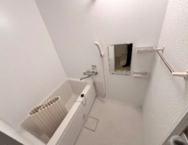 西京極ハイツの浴室