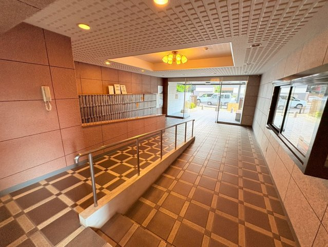 西京極ハイツのエントランス|是非一度お問い合わせください♪