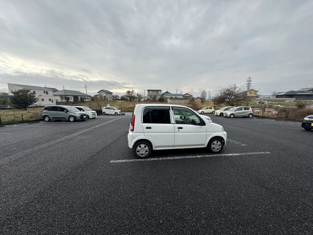 コリーヌBの駐車場