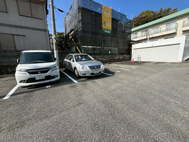 ハイツ７７の駐車場|駐車場に車を止められます