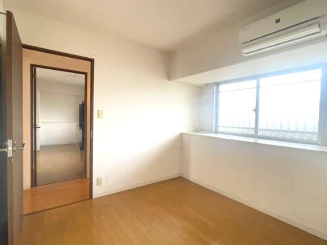 レークパレス大津堅田6階の洋室