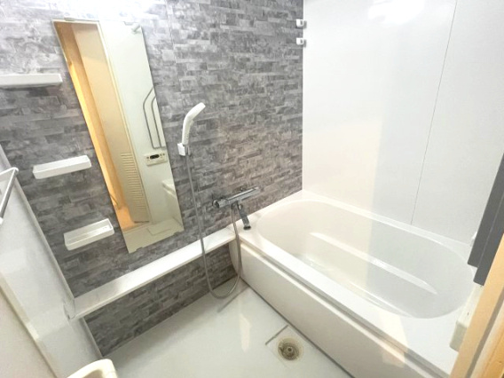 レークパレス大津堅田6階の浴室