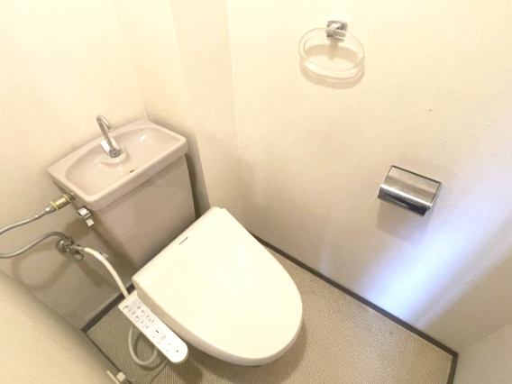 レークパレス大津堅田6階のトイレ