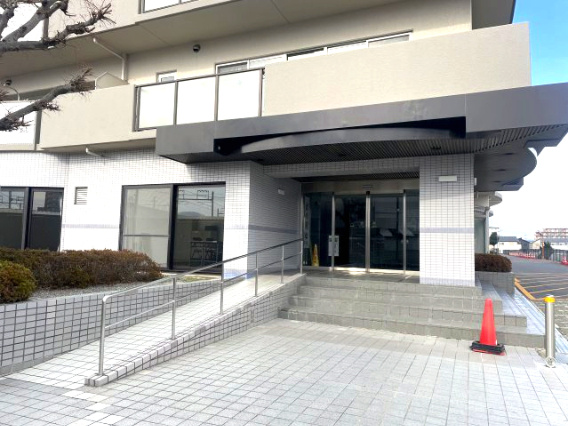 レークパレス大津堅田6階のエントランス