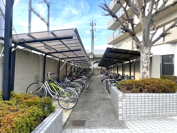 レークパレス大津堅田6階の駐輪場