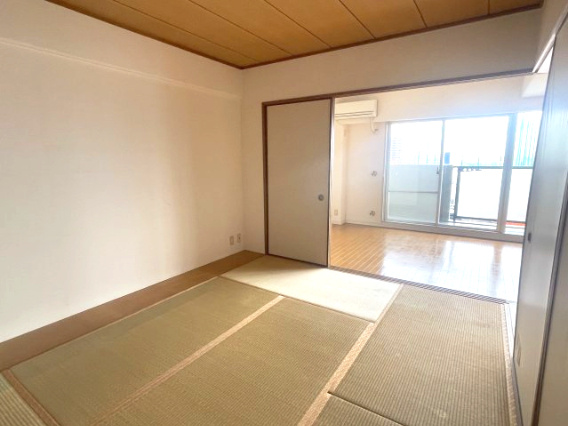 レークパレス大津堅田6階の和室