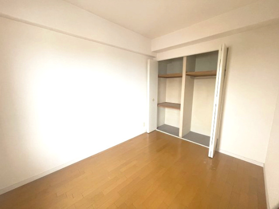 レークパレス大津堅田6階の洋室