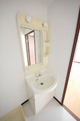 【洗面所】 | 小宮ビル | 使いやすい洗面所です