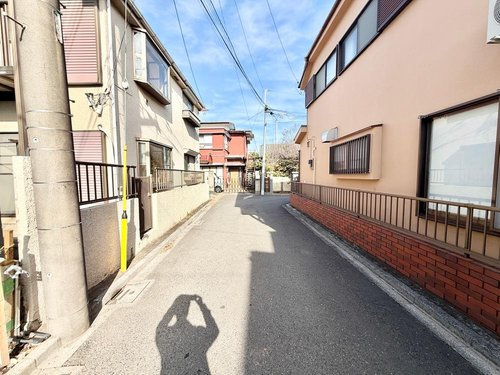 【前面道路含む現地写真】