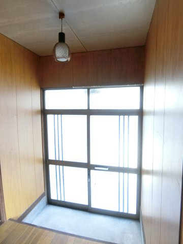 入野町16410-9戸建（倉庫）の玄関