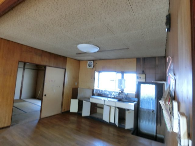 入野町16410-9戸建（倉庫）の居間・リビング