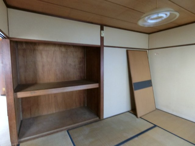 入野町16410-9戸建（倉庫）の収納