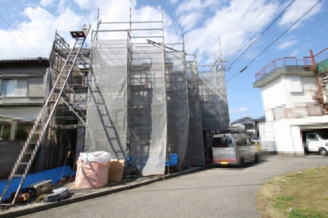 介良乙　新築戸建　3号棟【太陽光発電システム】（全3区画）　の外観|建築中　3号棟　土地面積　104.84㎡　（約31.71坪）