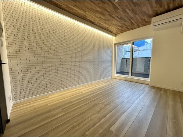 エスクード凪の洋室