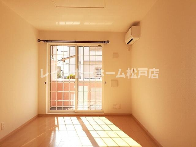 三郷市中央５丁目のアパート