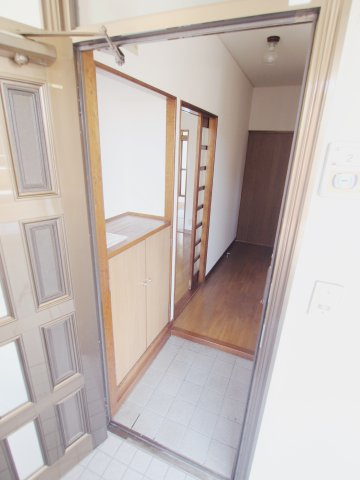 ビレッジ沖元屋の玄関