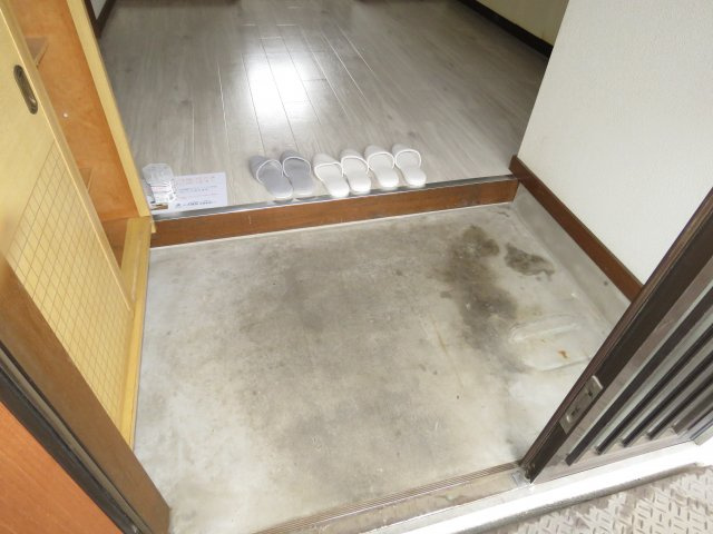 コーポ倉島の玄関