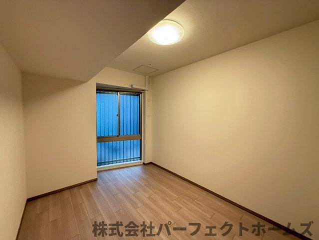 ロイヤルメドゥ香里園タワーの洋室|個人の部屋や寝室として使える洋室です