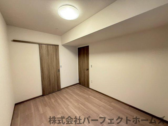 ロイヤルメドゥ香里園タワーの洋室|コンパクトで使いやすい洋室です