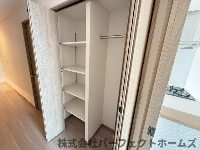 ロイヤルメドゥ香里園タワーの収納|たっぷりとした収納スペースです