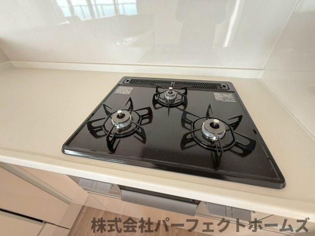 ロイヤルメドゥ香里園タワーのキッチン|お料理しやすいキッチンです