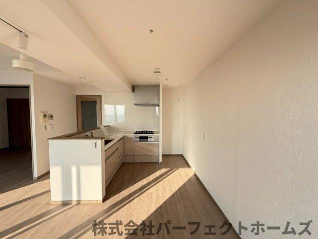 ロイヤルメドゥ香里園タワーの居間・リビング